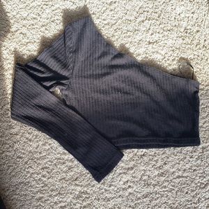 One sleeve cropped top